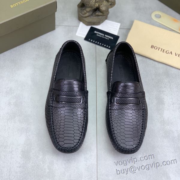 ボッテガ ヴェネタ スタイリッシュな印象 BOTTEGA VENETA偽物ブランド スリップオン カジュアルシューズ 2025お得格安